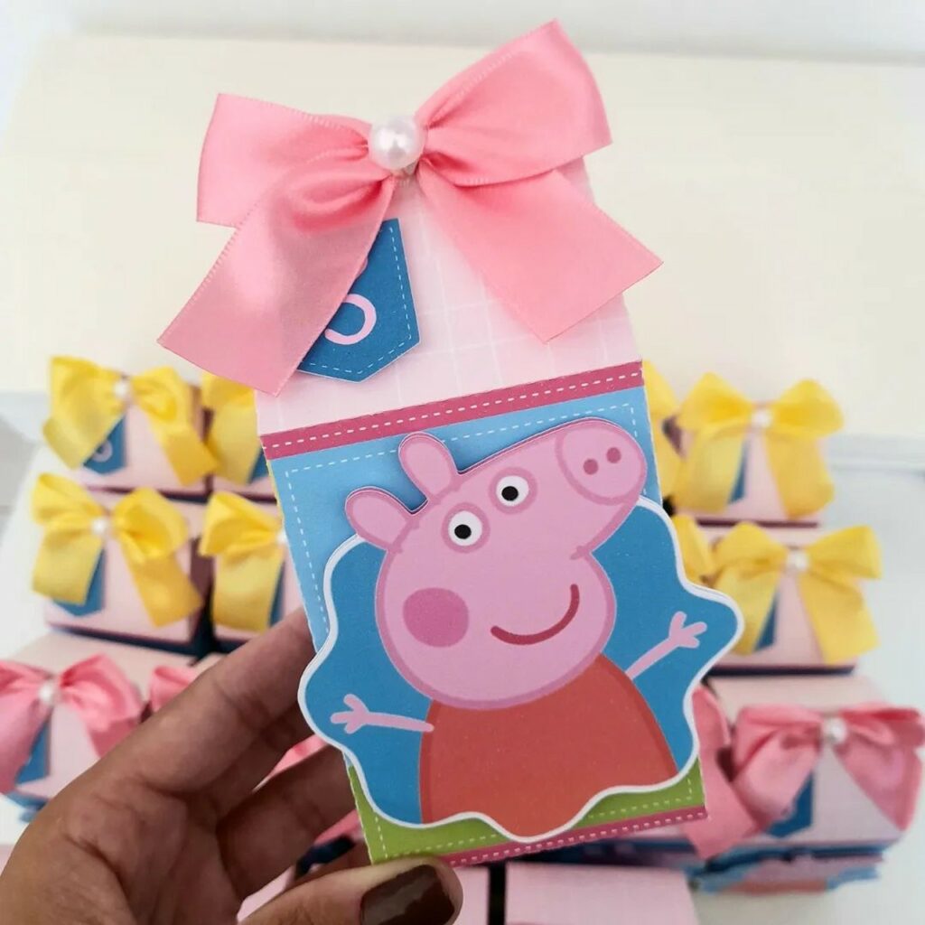 Linda casa da Peppa com teto removível. Festa Peppa Pig - Tema Peppa Pig -  Lembrancinha Peppa Pig -… em 2023