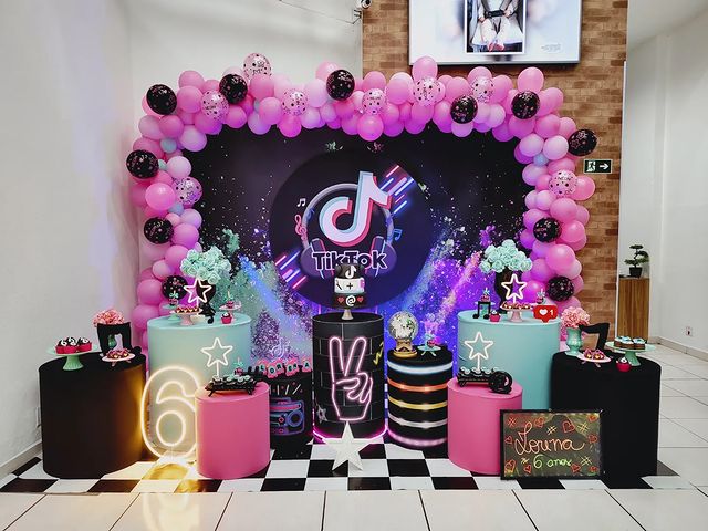 casa de minecraft de color rosa｜TikTok Search